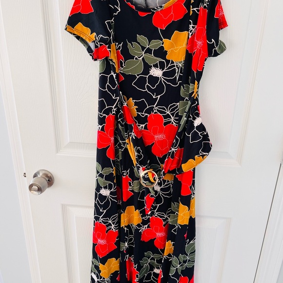 Women’s midi dress, Small, black with red and yellow prints, with showy buckle - Picture 2 of 8